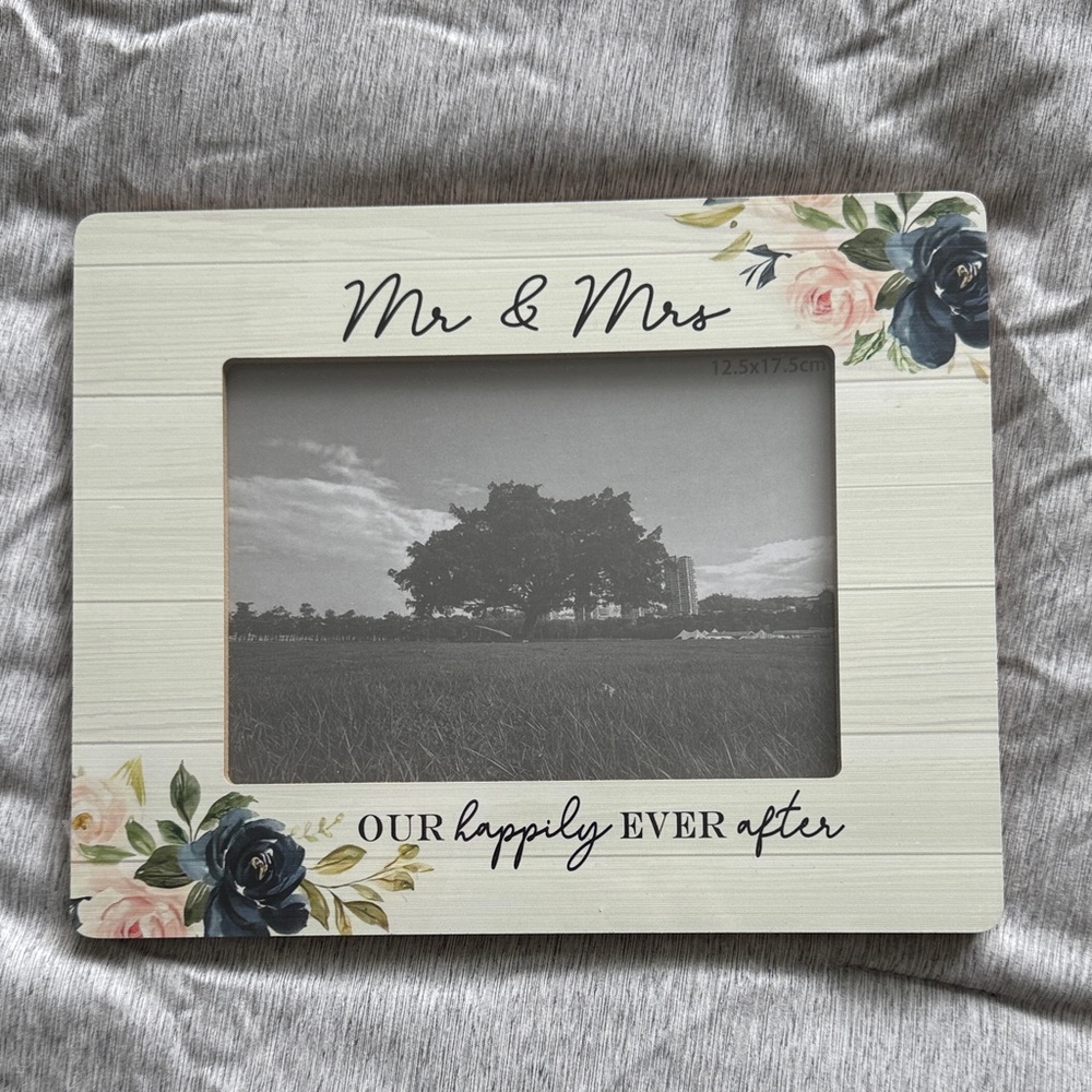 Floral Mr & Mrs Photo Frame